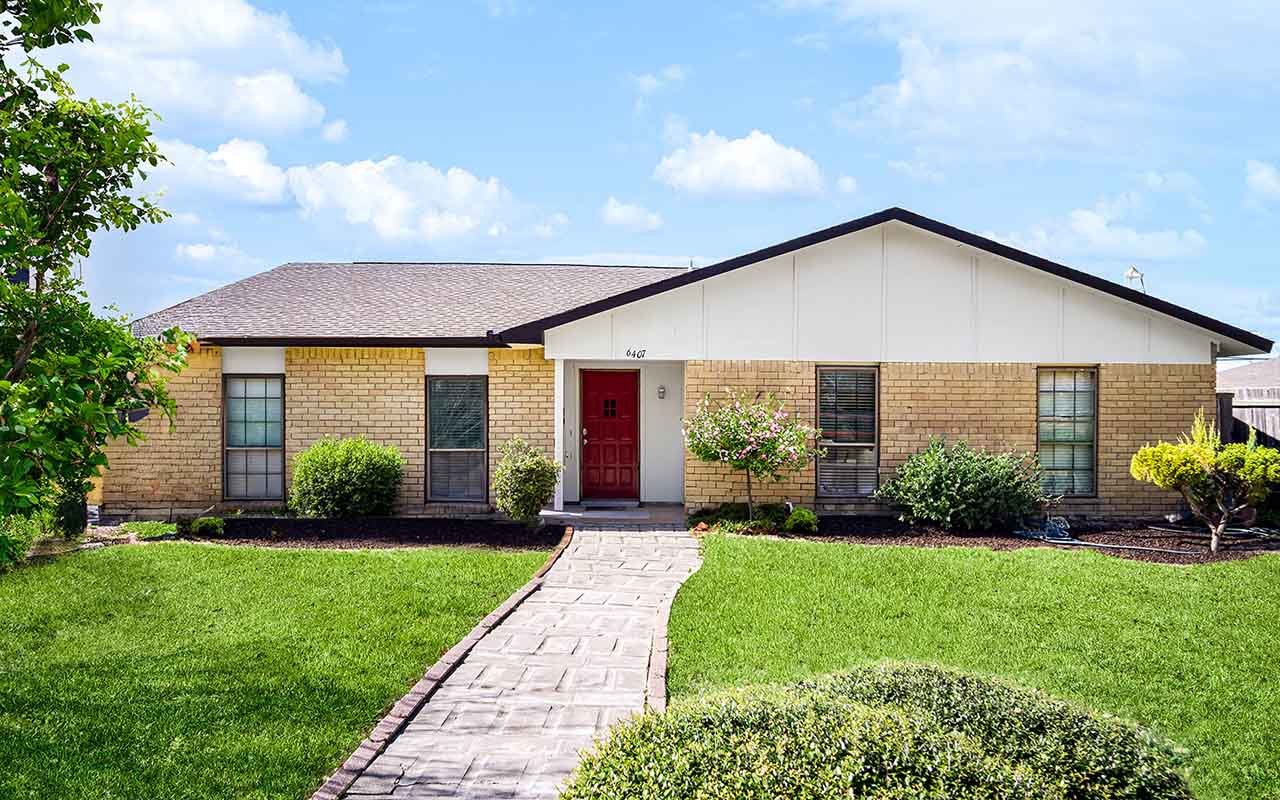 Chinaberry shared home in Central Plano